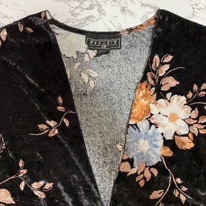 Crushed Velvet Kimono 🌸 FREE SHIPPING ⭐️